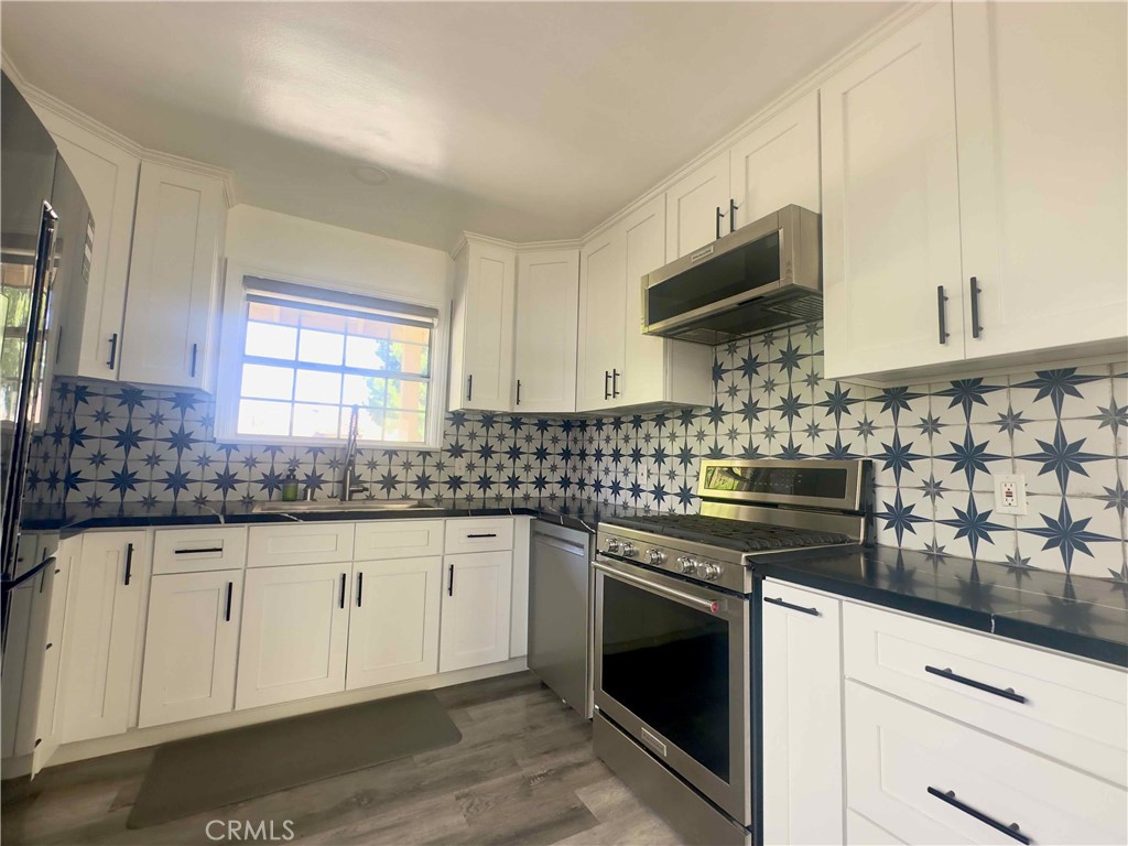 Downey, California, 90241, United States, 3 Bedrooms Bedrooms, ,2 BathroomsBathrooms,Residential,For Sale,1915568