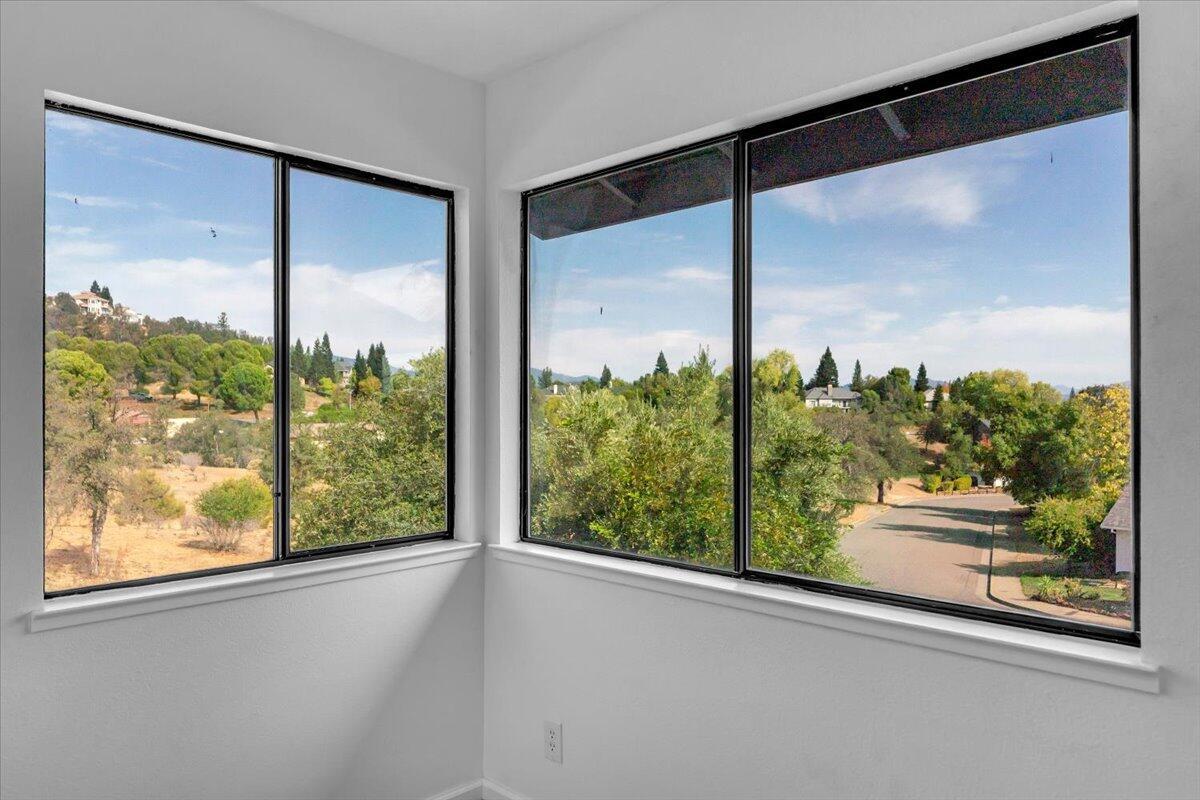 Redding, California, 96001, United States, 4 Bedrooms Bedrooms, ,3 BathroomsBathrooms,Residential,For Sale,1948468