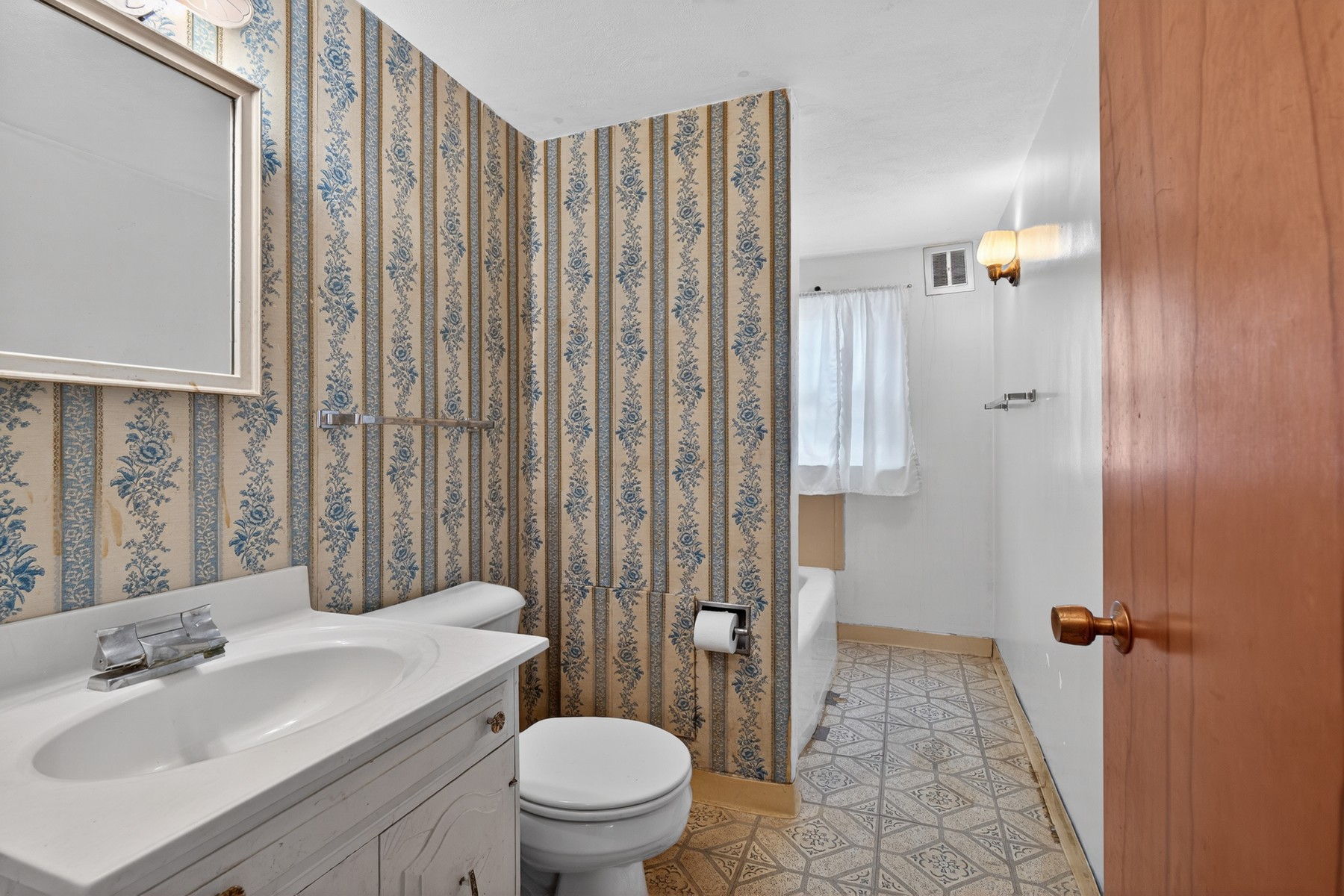  Fort Wayne Home Filled with Potential - 物件實景