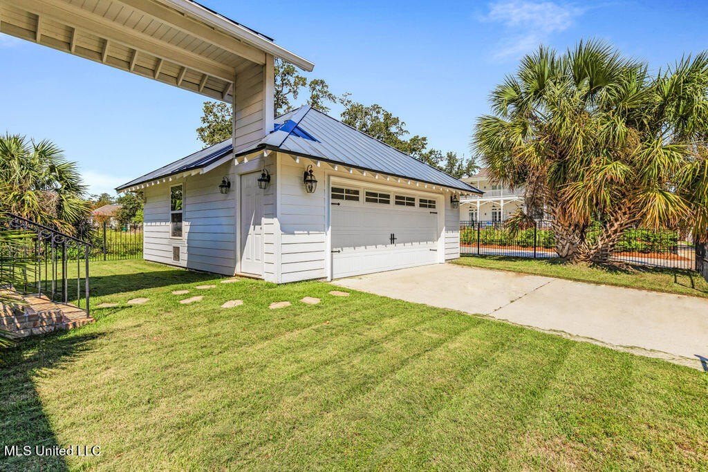 Gulfport, Mississippi, 39501, United States, 4 Bedrooms Bedrooms, ,3 BathroomsBathrooms,Residential,For Sale,1974056