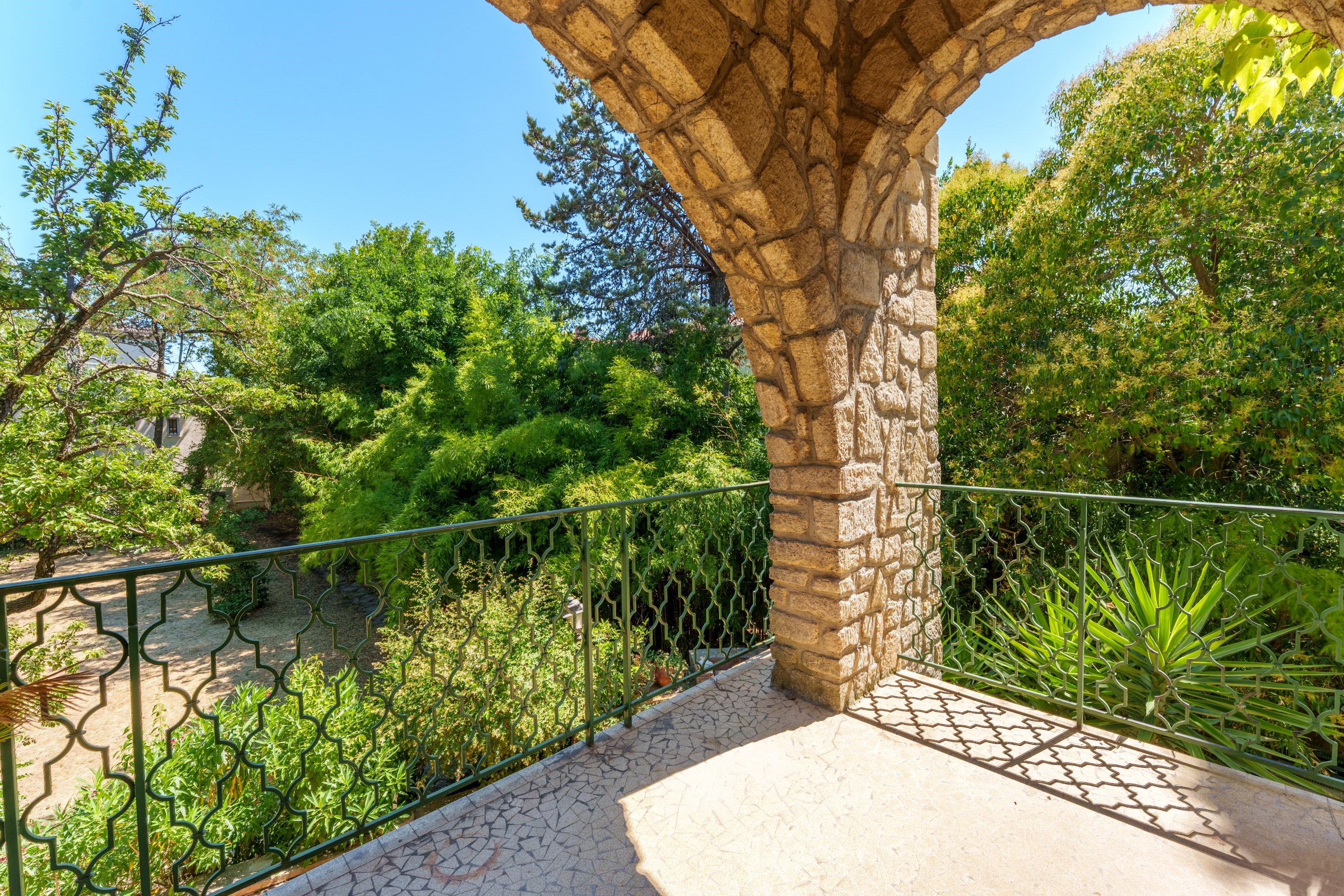  Near Les Arceaux, a 1970s stone gem… - 物件實景