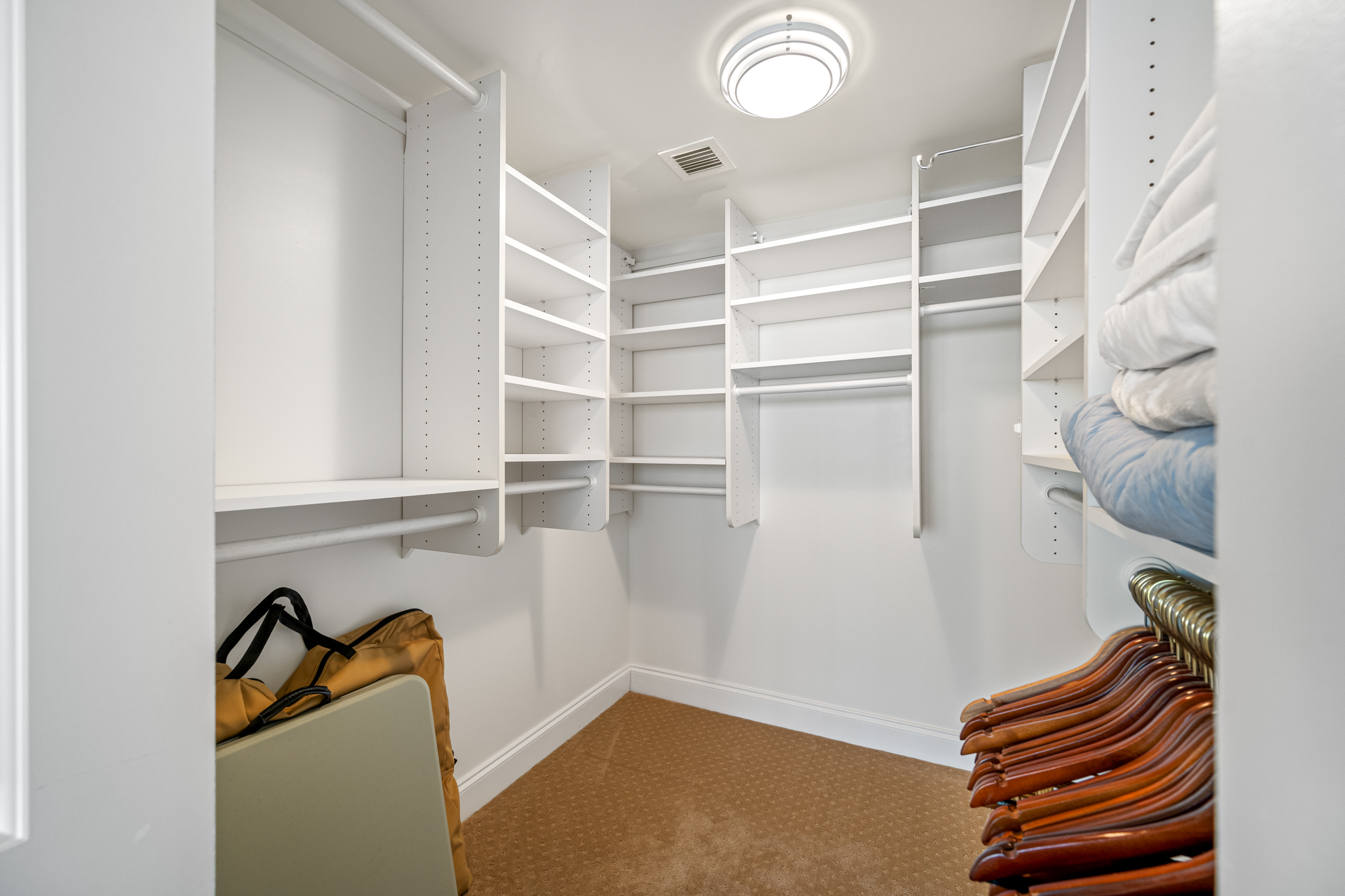 Treasure Island, Florida, 33706, United States, 2 Bedrooms Bedrooms, ,2 BathroomsBathrooms,Residential,For Sale,1998023