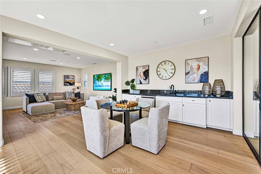 Lake Forest, California, 92630, United States, 4 Bedrooms Bedrooms, ,5 BathroomsBathrooms,Residential,For Sale,1988147