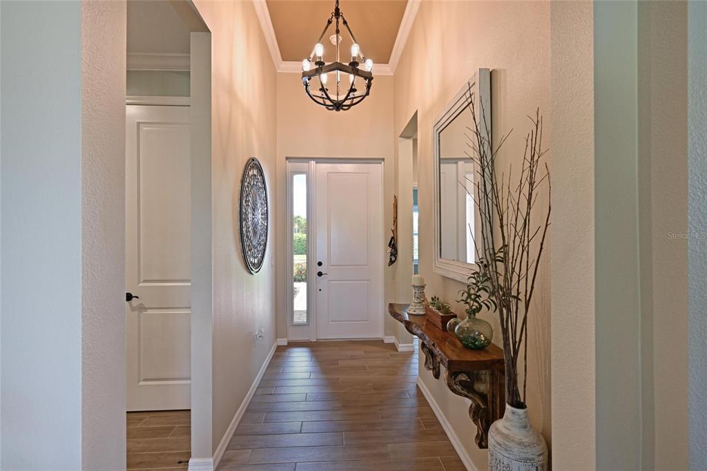 Bradenton, Florida, 34212, United States, 2 Bedrooms Bedrooms, ,2 BathroomsBathrooms,Residential,For Sale,1948137