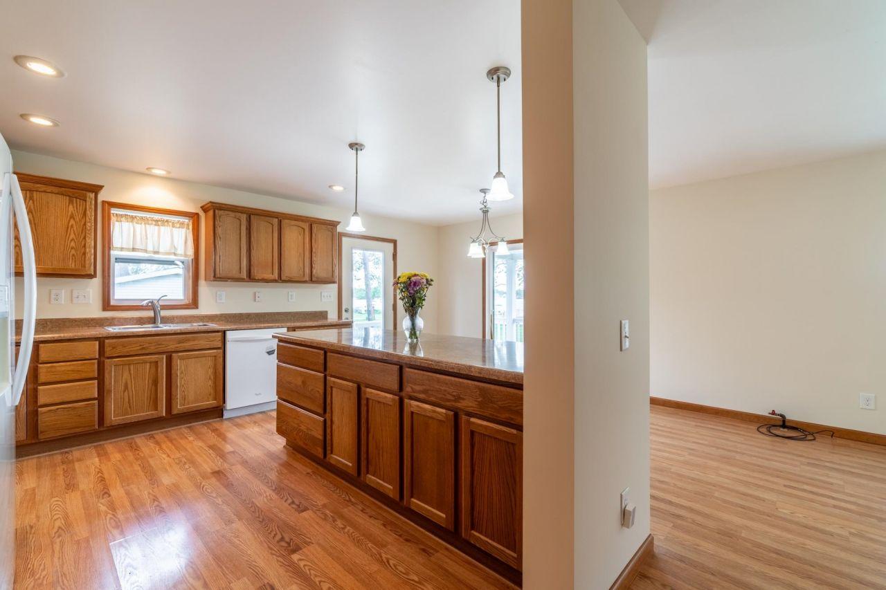 Columbia City, Indiana, 46725, United States, 6 Bedrooms Bedrooms, ,3 BathroomsBathrooms,Residential,For Sale,1827177