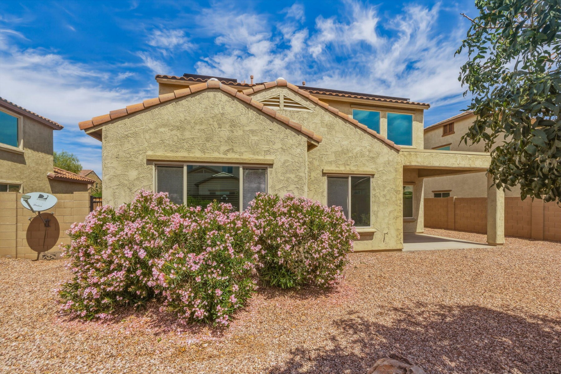  17543 W Buckhorn Trail  Surprise, AZ - 物件實景