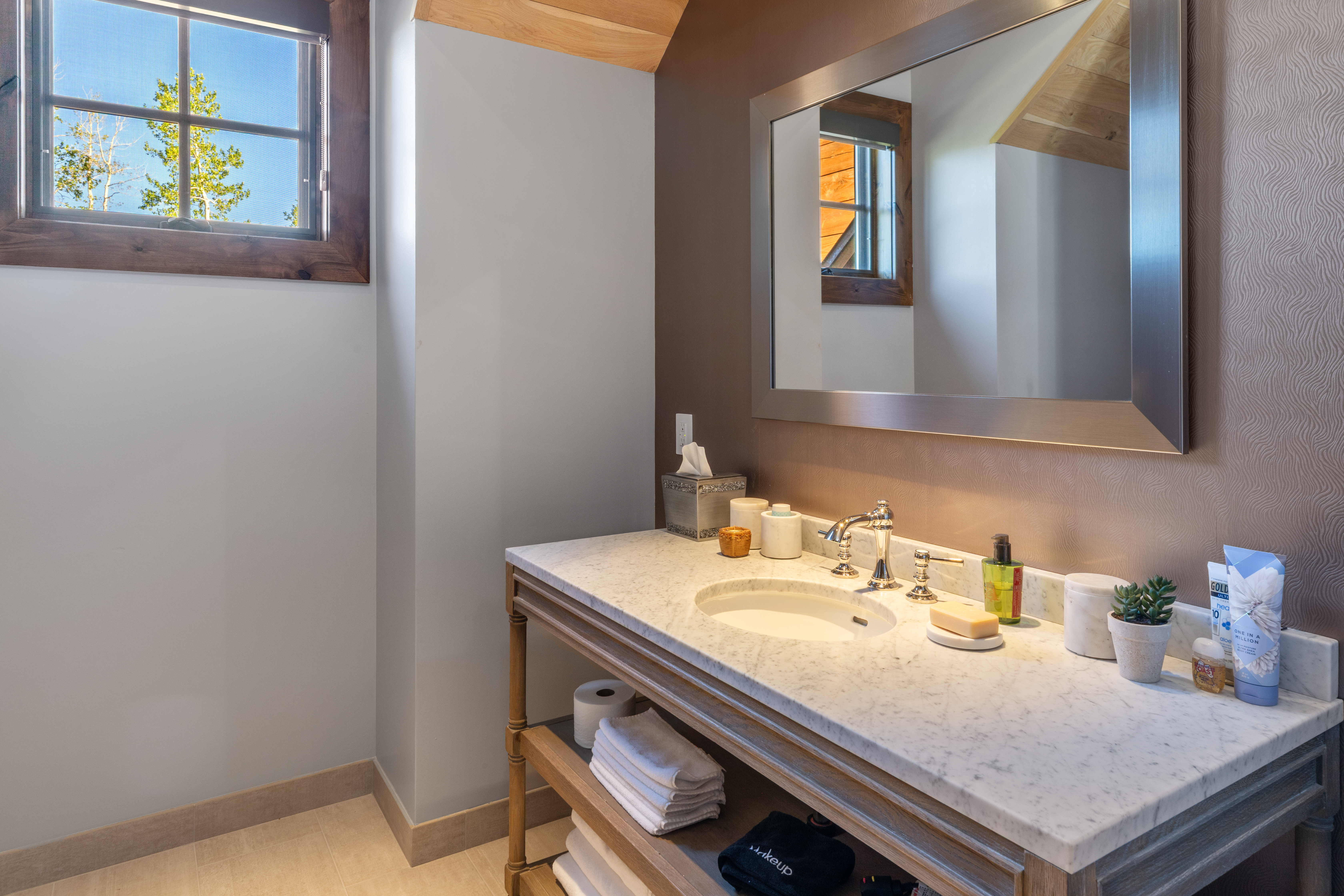  Refined Mountain Elegance In A Premier Setting - 物件實景