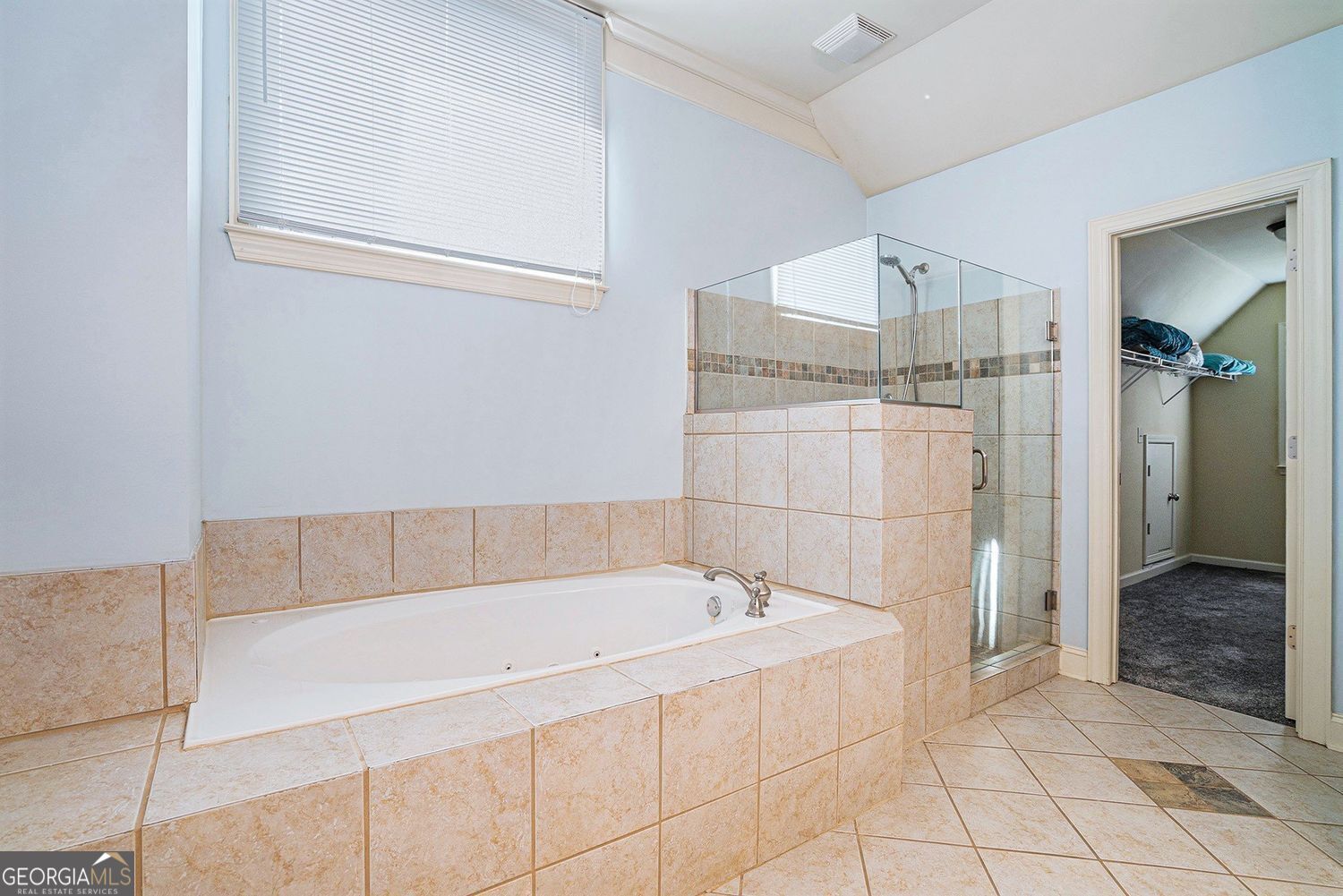 Snellville, Georgia, 30039, United States, 4 Bedrooms Bedrooms, ,5 BathroomsBathrooms,Residential,For Sale,1905137