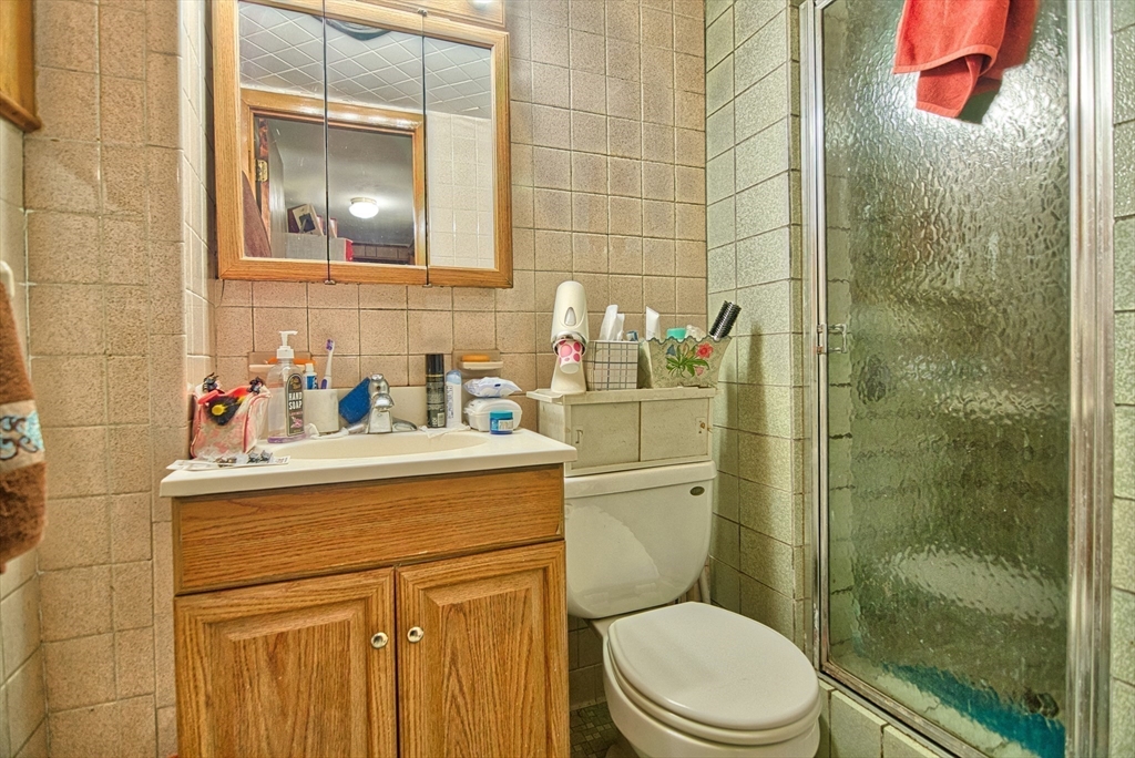 Revere, Massachusetts, 02151, United States, 4 Bedrooms Bedrooms, ,4 BathroomsBathrooms,Residential,For Sale,1935883