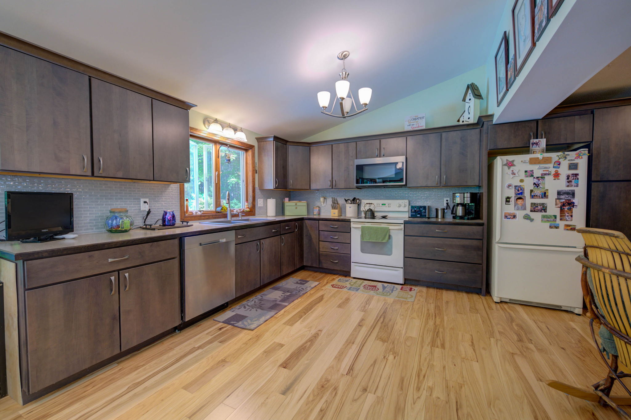 Gray, Maine, 04039, United States, 3 Bedrooms Bedrooms, ,2 BathroomsBathrooms,Residential,For Sale,1874215
