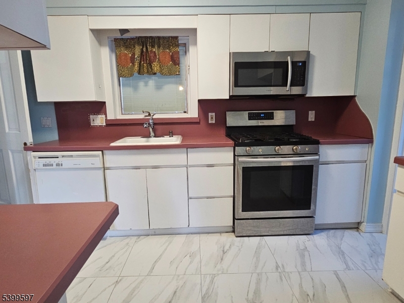 Union Twp., New Jersey, 07083, United States, 3 Bedrooms Bedrooms, ,2 BathroomsBathrooms,Residential,For Sale,2000466