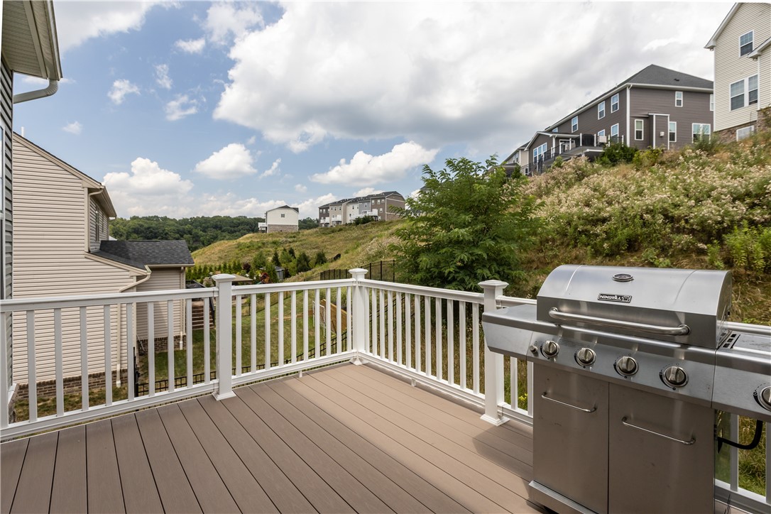 Robinson Twp, Pennsylvania, 15136, United States, 5 Bedrooms Bedrooms, ,4 BathroomsBathrooms,Residential,For Sale,1906122
