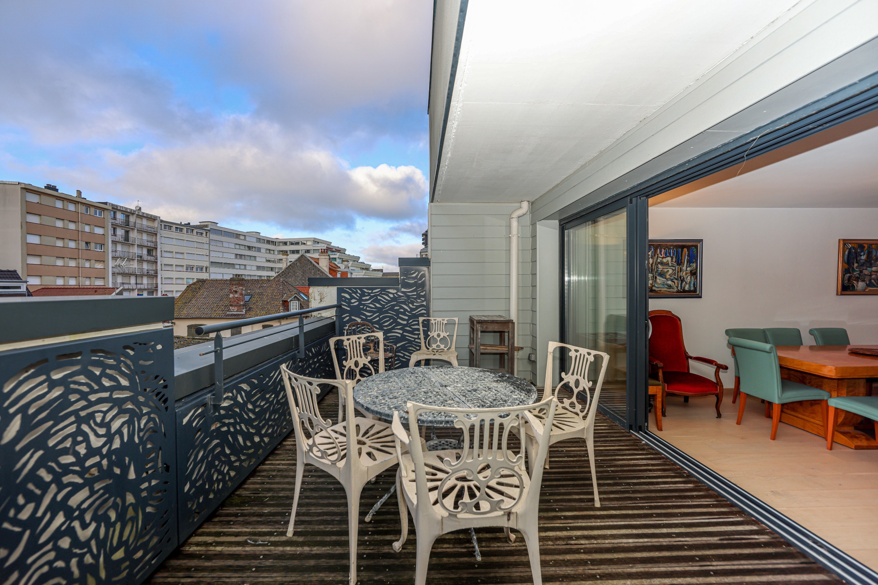  High-end apartment ideally located - 物件實景