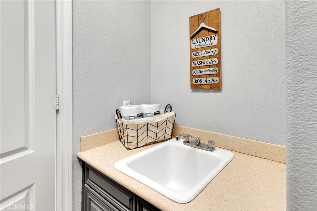 Hesperia, California, 92344, United States, 5 Bedrooms Bedrooms, ,4 BathroomsBathrooms,Residential,For Sale,2010754