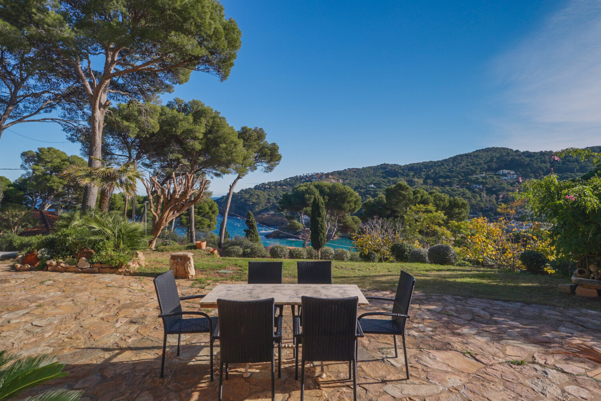  Unique property with sea views in Sa Riera, Begur - 物件實景