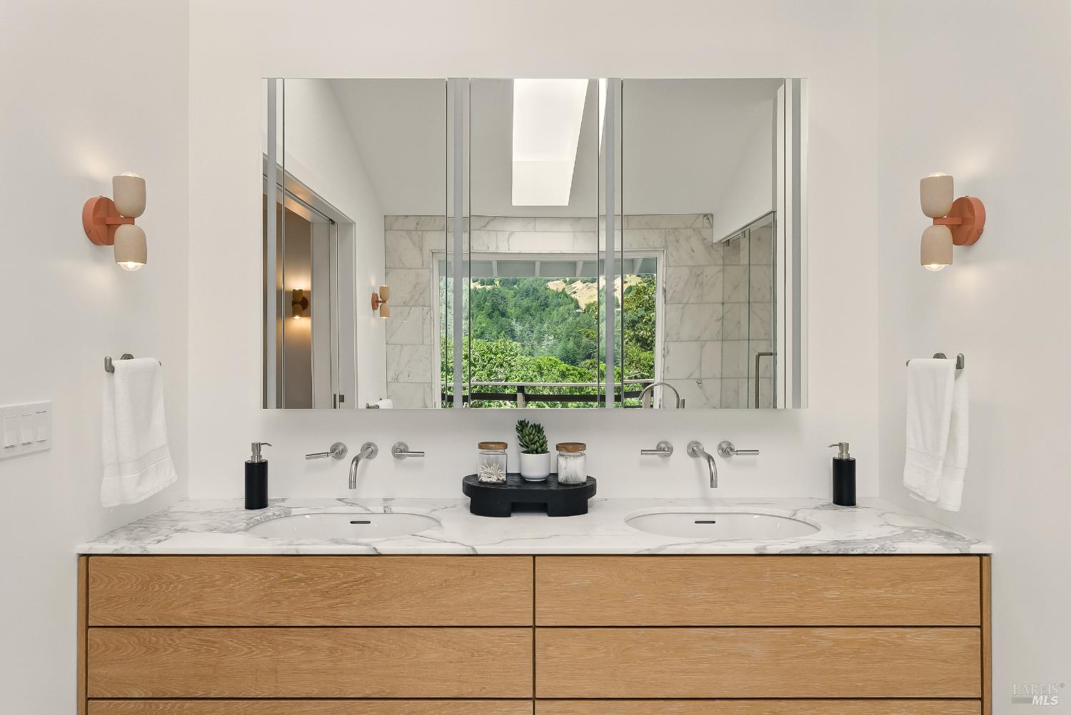 Woodacre, California, 94973, United States, 5 Bedrooms Bedrooms, ,3 BathroomsBathrooms,Residential,For Sale,1838078