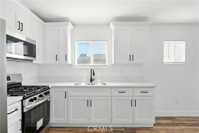 Los Angeles, California, 90044, United States, ,Residential,For Sale,1984386