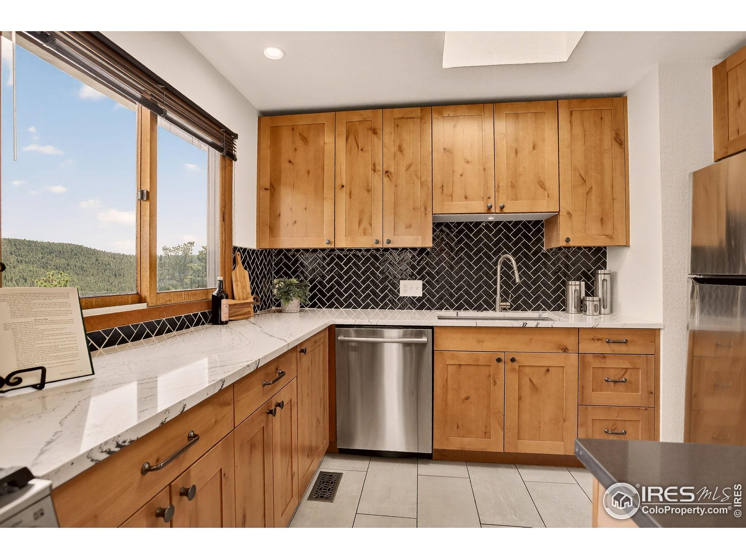 Boulder, Colorado, 80302, United States, 3 Bedrooms Bedrooms, ,1 BathroomBathrooms,Residential,For Sale,1890099