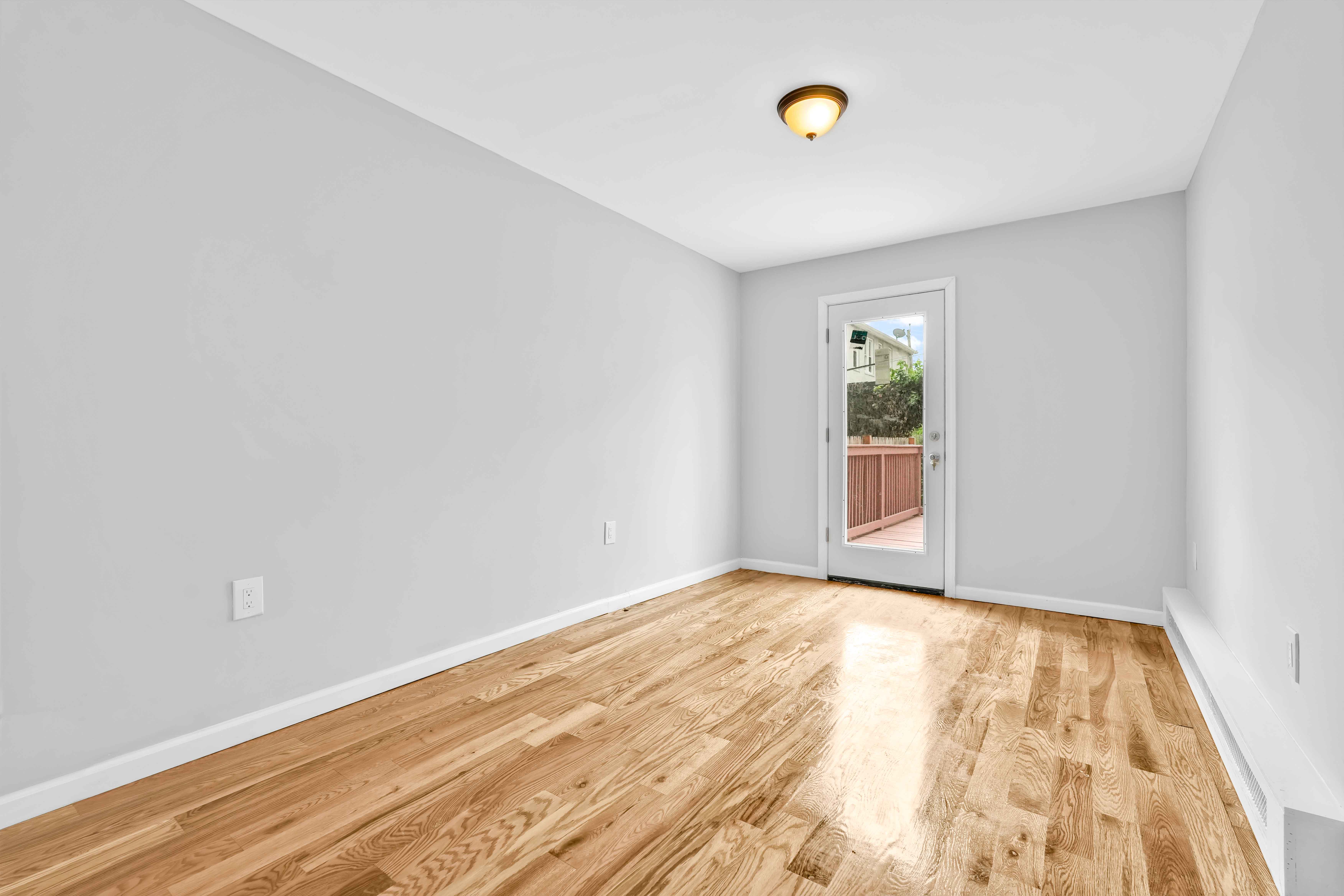 Bronx, New York, 1046, United States, 8 Bedrooms Bedrooms, ,5 BathroomsBathrooms,Residential,For Sale,1921443