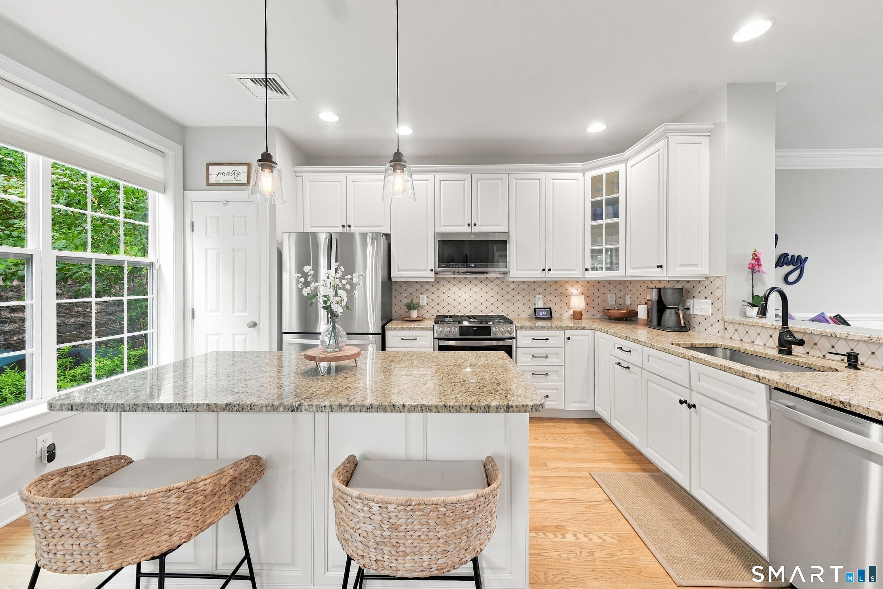 Warrington Round , Danbury, CT 06810