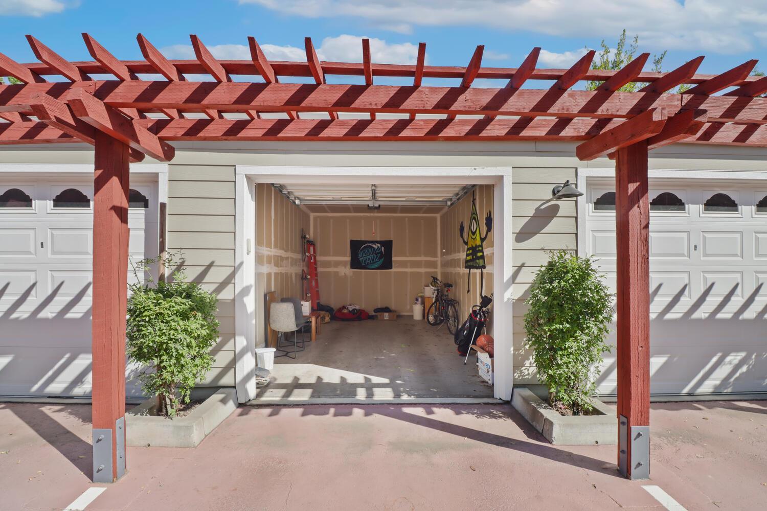 Davis, California, 95618, United States, 2 Bedrooms Bedrooms, ,2 BathroomsBathrooms,Residential,For Sale,1874758