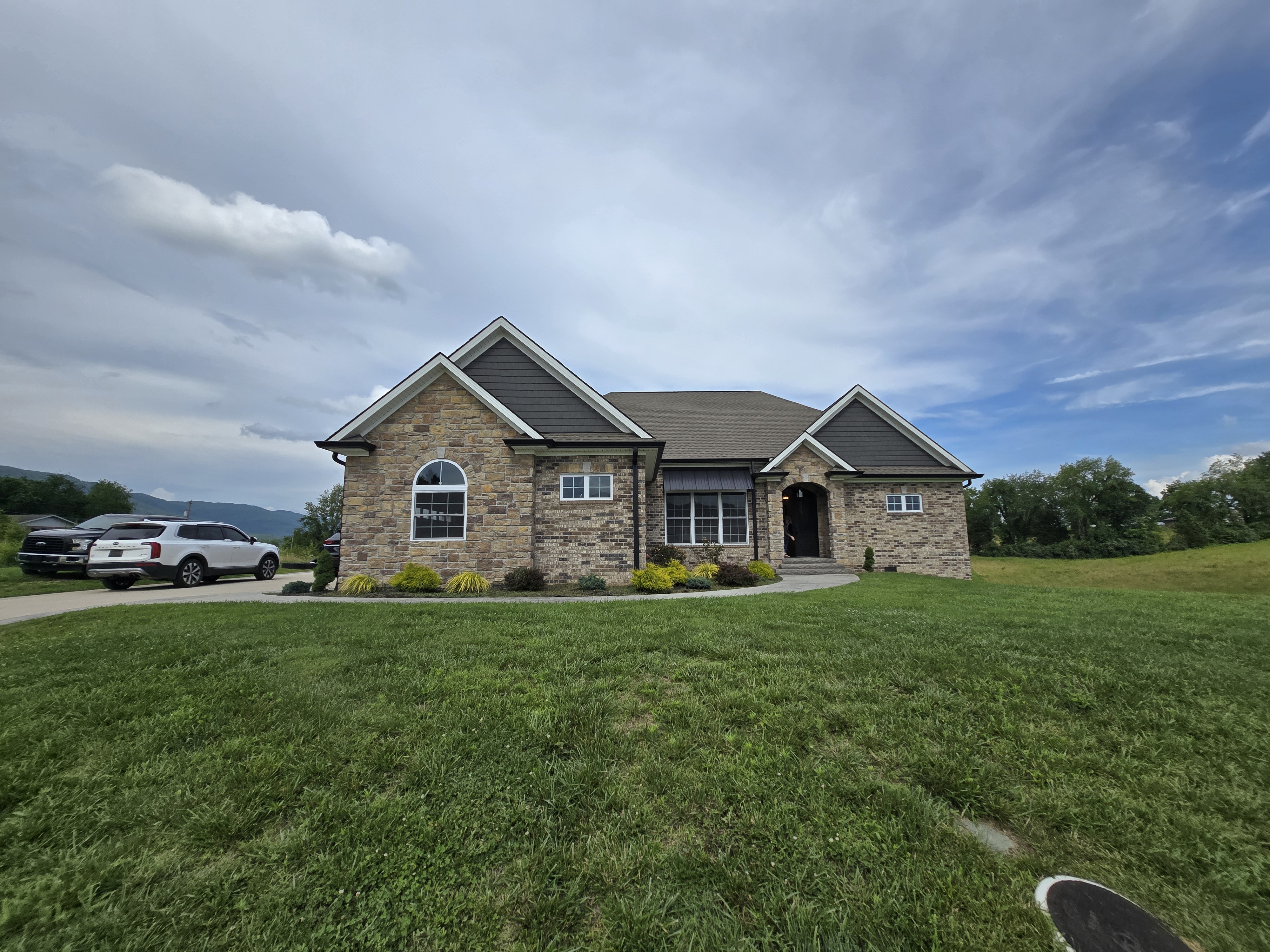 Harrogate, Tennessee, 37752, United States, 3 Bedrooms Bedrooms, ,2 BathroomsBathrooms,Residential,For Sale,1982987