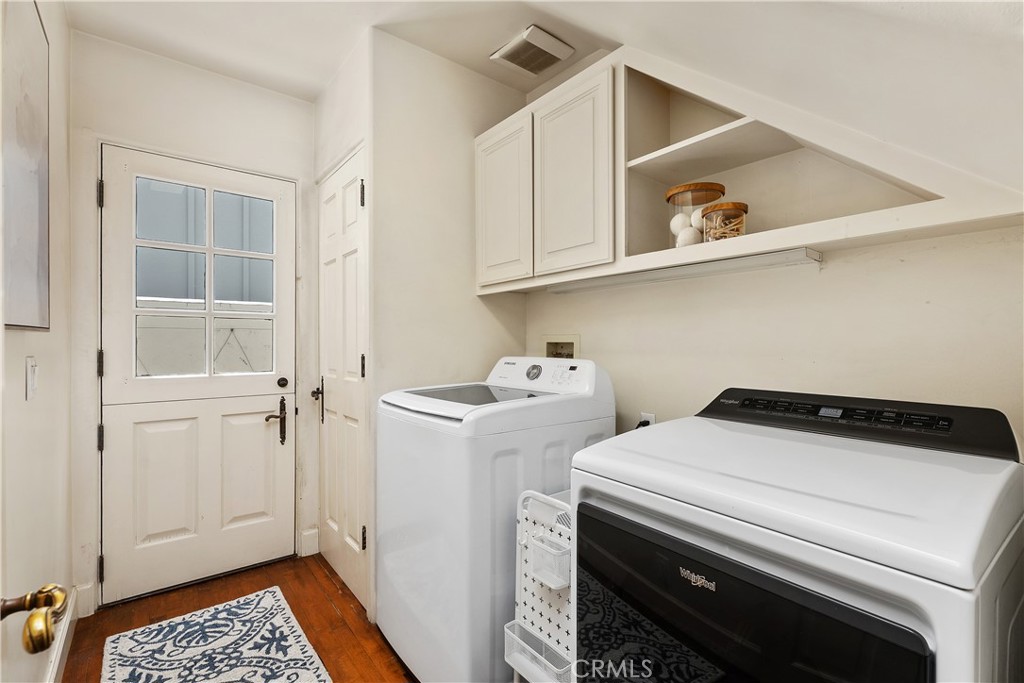 Newport Beach, California, 92663, United States, 5 Bedrooms Bedrooms, ,4 BathroomsBathrooms,Residential,For Sale,1848621