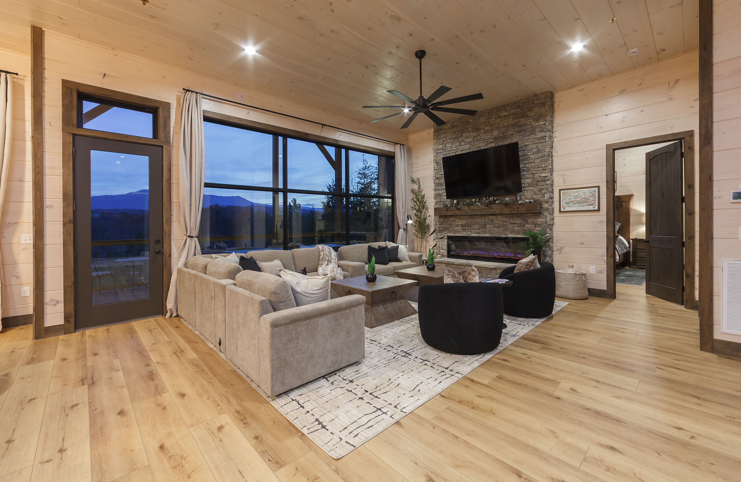 John Sevier, Tennessee, 37876, United States, 6 Bedrooms Bedrooms, ,8 BathroomsBathrooms,Residential,For Sale,2000346