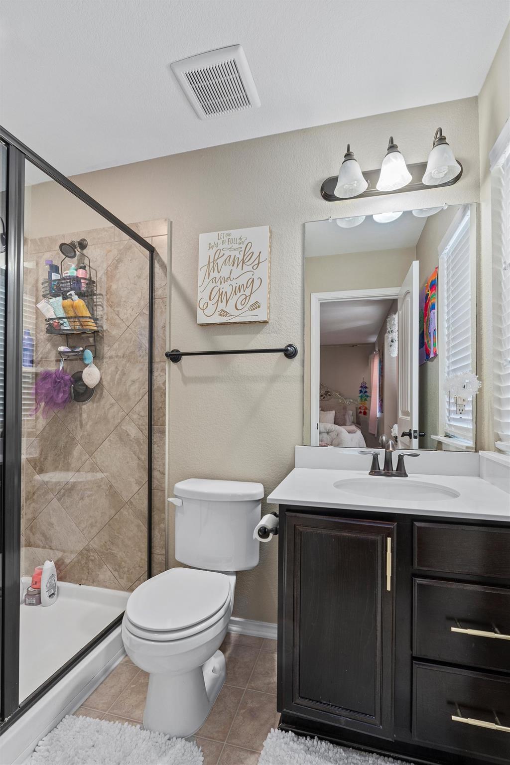 Austin, Texas, 78744, United States, 5 Bedrooms Bedrooms, ,4 BathroomsBathrooms,Residential,For Sale,1975896