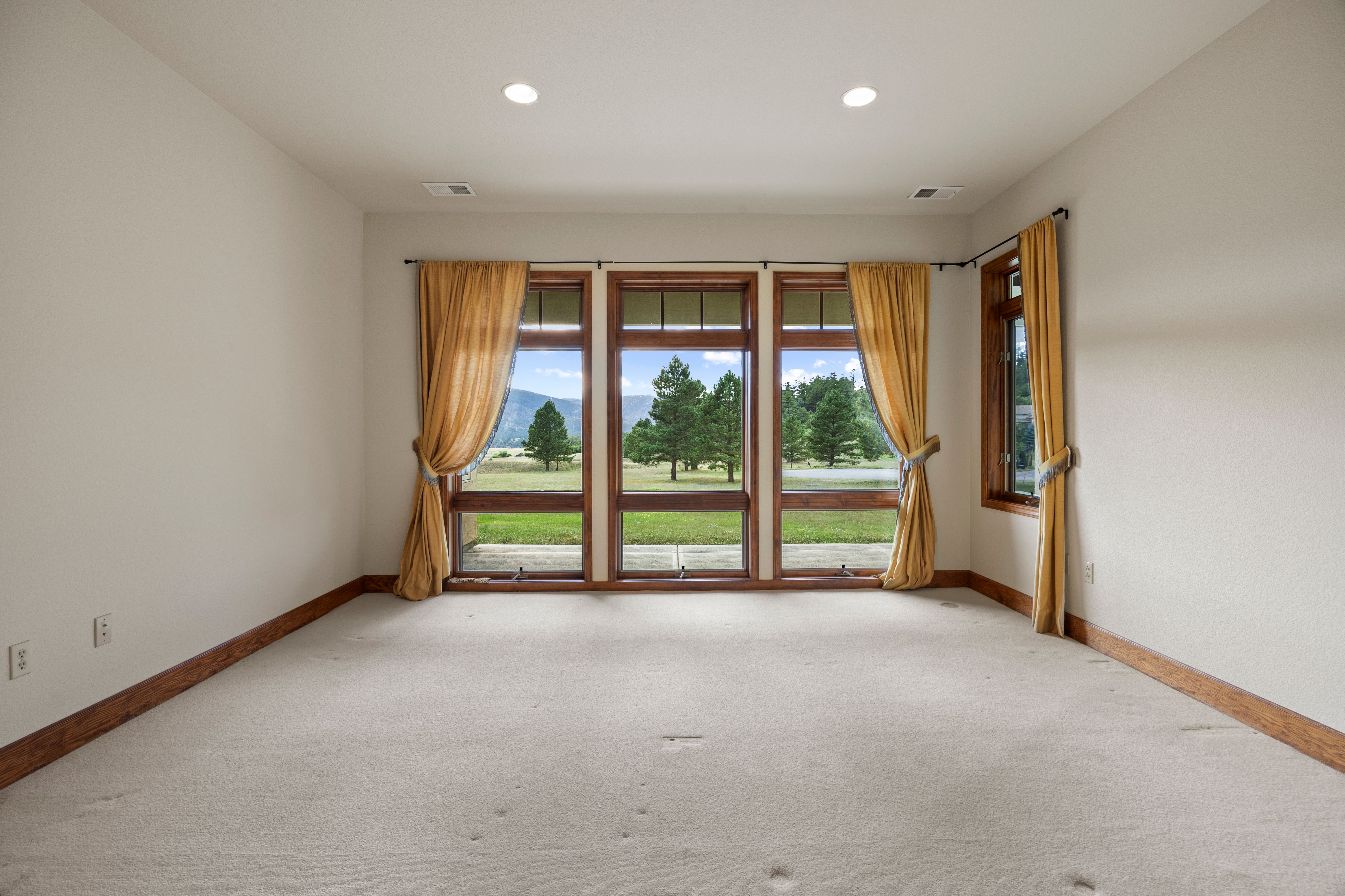  Set on over 4 acres in Perry Park East - 物件實景