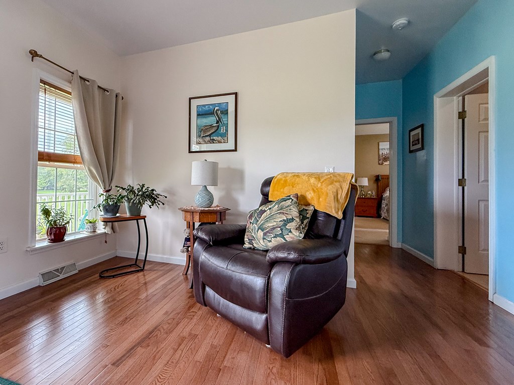 Craddockville, Virginia, 23341, United States, 4 Bedrooms Bedrooms, ,3 BathroomsBathrooms,Residential,For Sale,1891575
