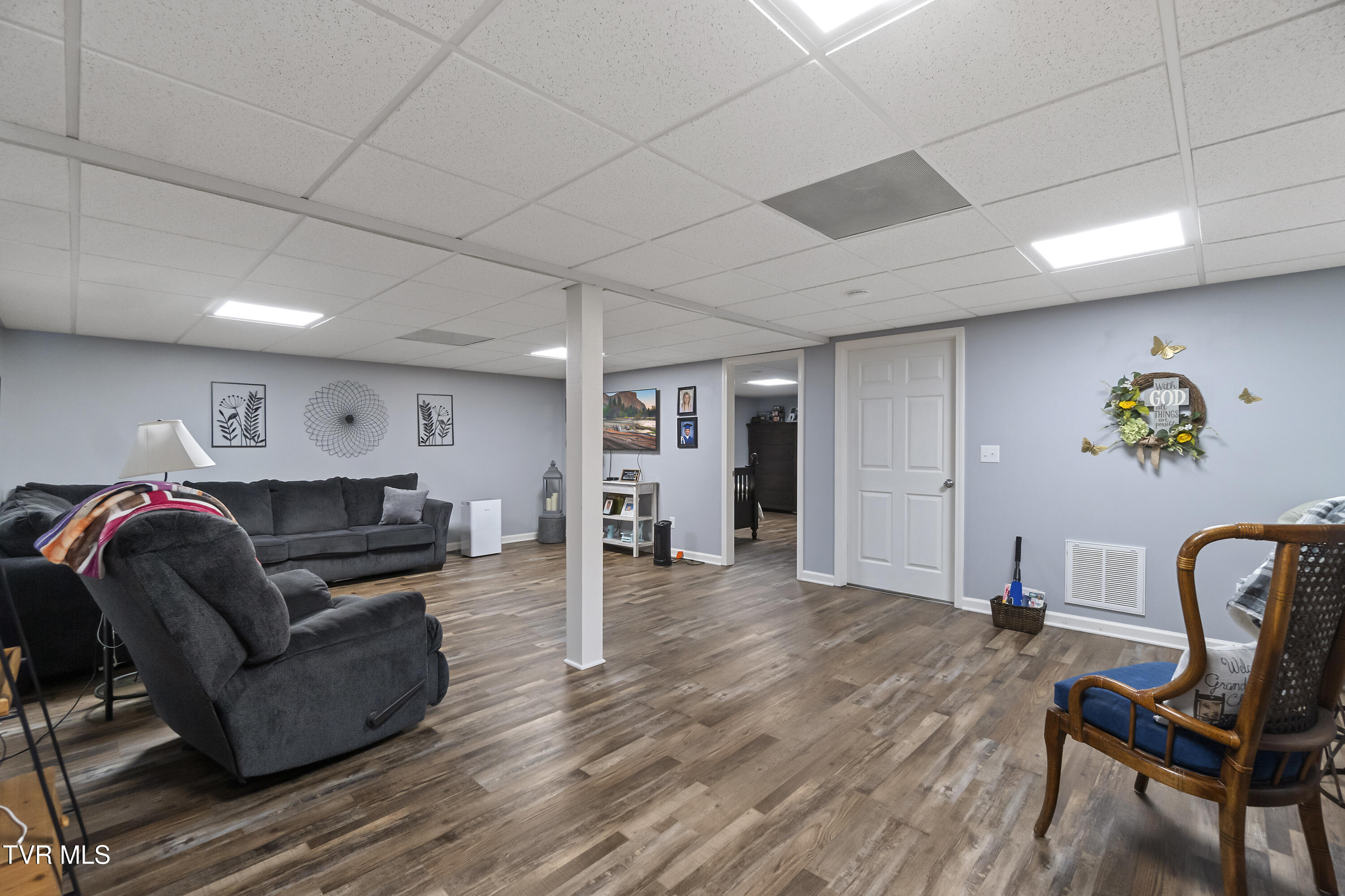 Greeneville, Tennessee, 37743, United States, 4 Bedrooms Bedrooms, ,3 BathroomsBathrooms,Residential,For Sale,1997780