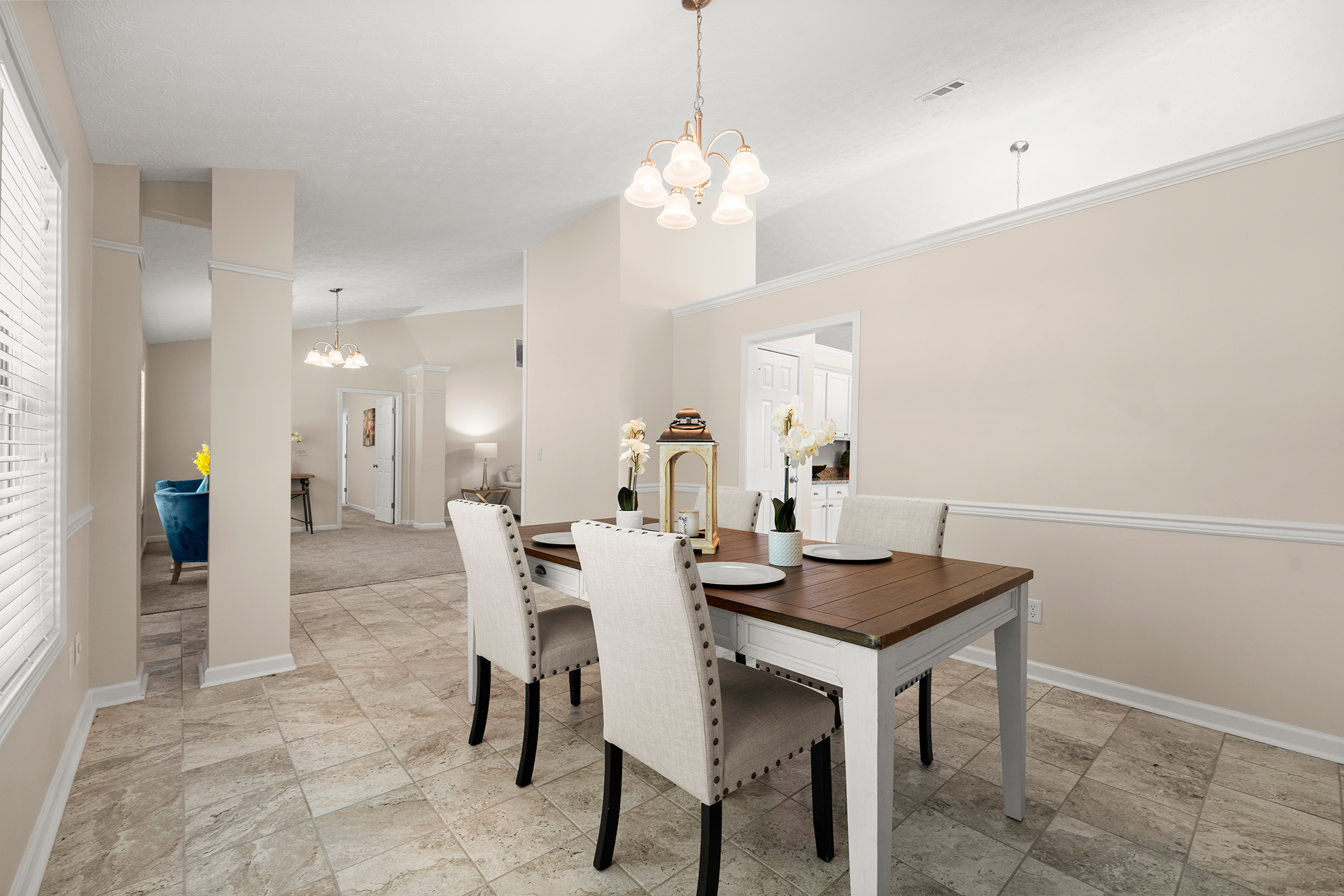  Immaculately Maintained, Brick-Front, Step-Less Ranch Home - 物件實景