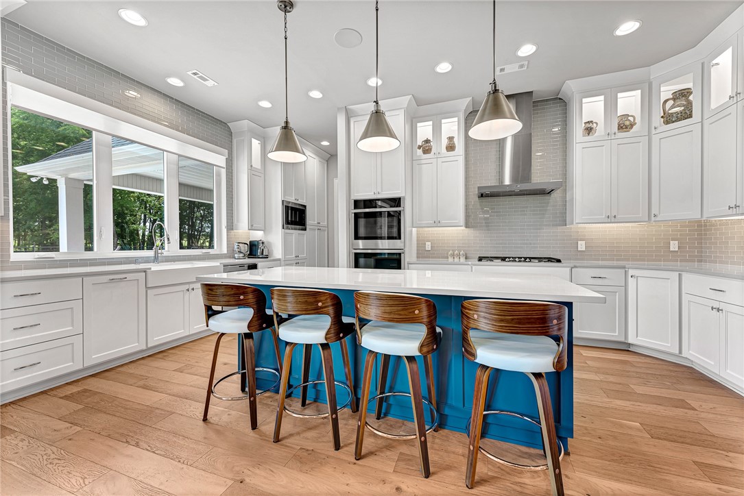 Bentonville, Arkansas, 72713, United States, 4 Bedrooms Bedrooms, ,5 BathroomsBathrooms,Residential,For Sale,1950806
