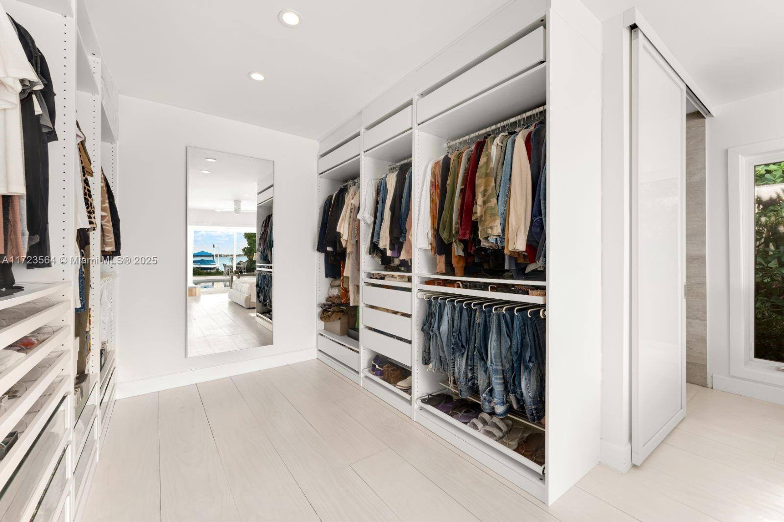Miami Beach, Florida, 33141, United States, 4 Bedrooms Bedrooms, ,4 BathroomsBathrooms,Residential,For Sale,1688608