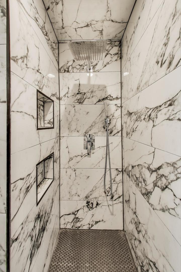 Chicago, Illinois, 60647, United States, 3 Bedrooms Bedrooms, ,2 BathroomsBathrooms,Residential,For Sale,1957515