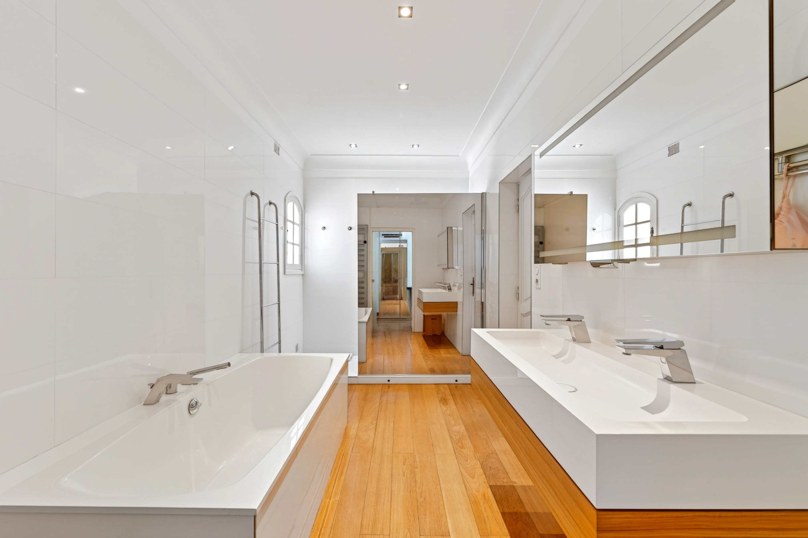  Toulon, Le Faron – Elevated Property with Panoramic Sea Views - 物件實景