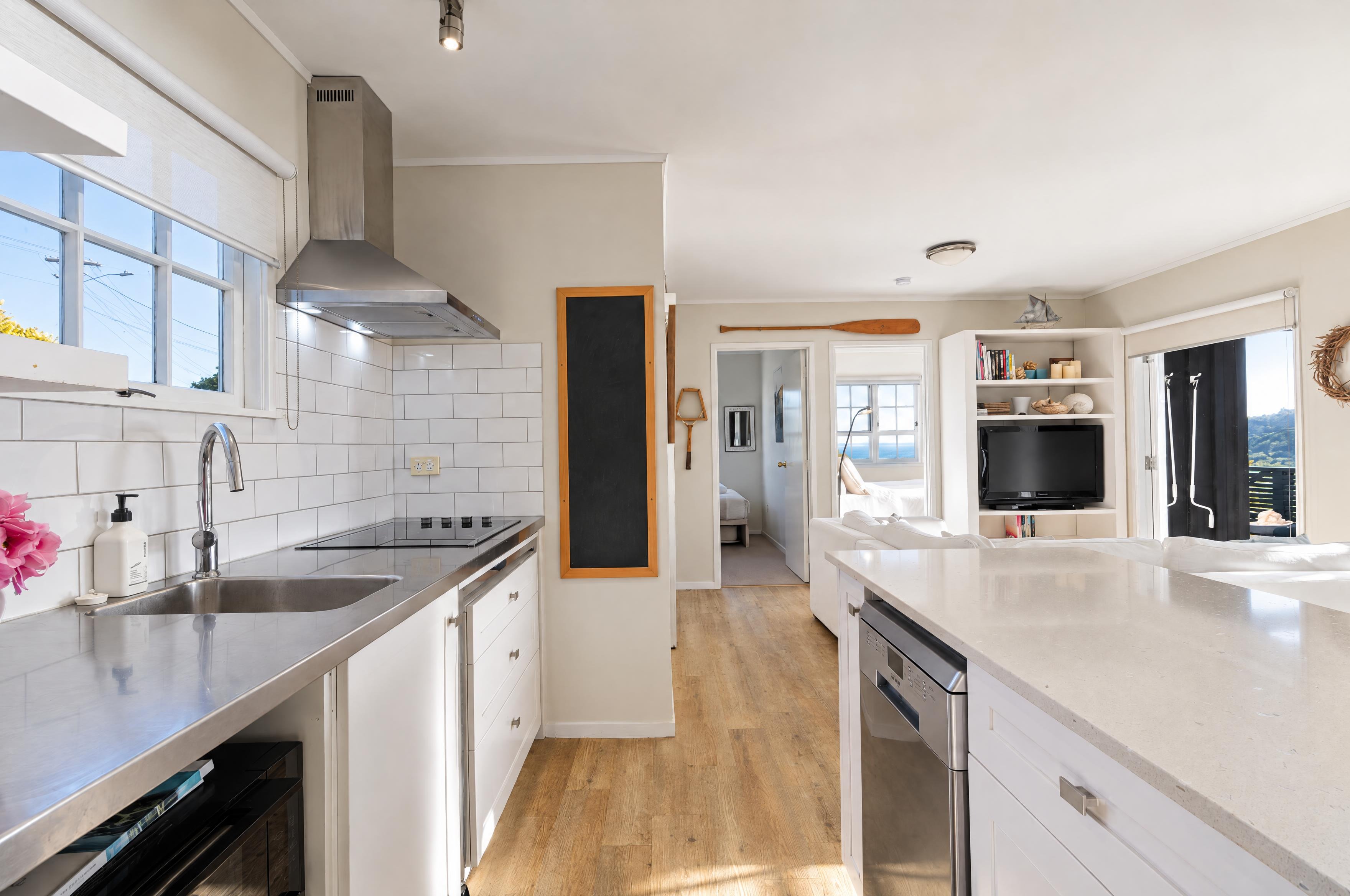  70 Burrell Road, Oneroa, Waiheke Island - 物件實景