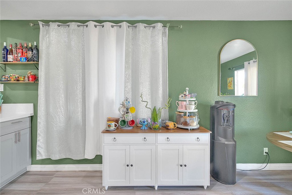 Jurupa Valley, California, 92509, United States, 4 Bedrooms Bedrooms, ,2 BathroomsBathrooms,Residential,For Sale,1998083