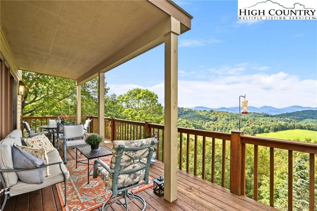 Boone, North Carolina, 28607, United States, 3 Bedrooms Bedrooms, ,3 BathroomsBathrooms,Residential,For Sale,1941298