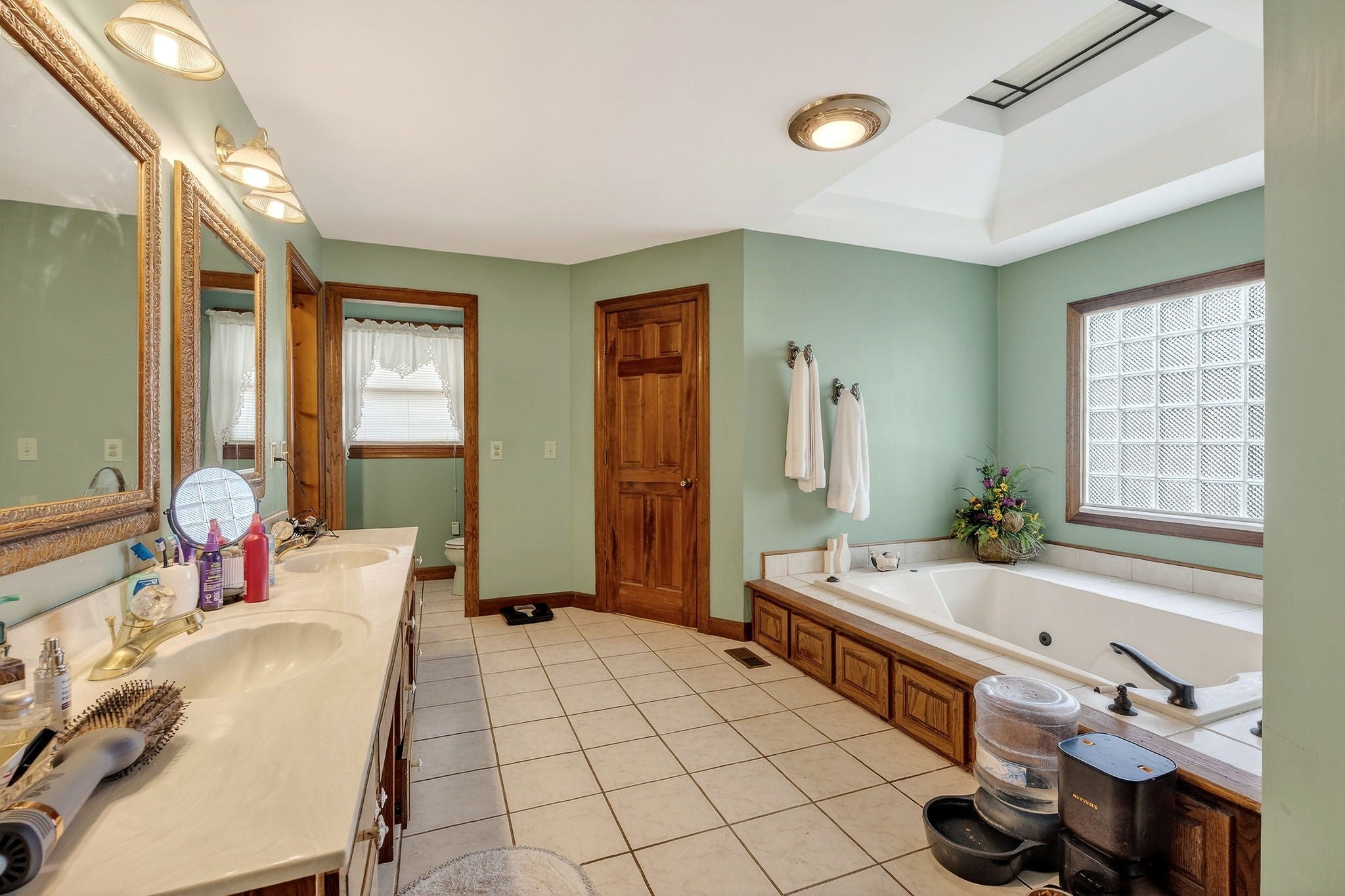 Smithville, Tennessee, 37166, United States, 6 Bedrooms Bedrooms, ,6 BathroomsBathrooms,Residential,For Sale,2008890