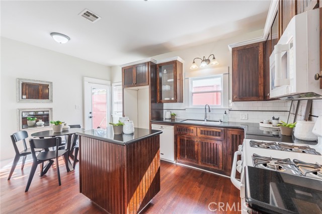 Anaheim, California, 92805, United States, 3 Bedrooms Bedrooms, ,2 BathroomsBathrooms,Residential,For Sale,2008850