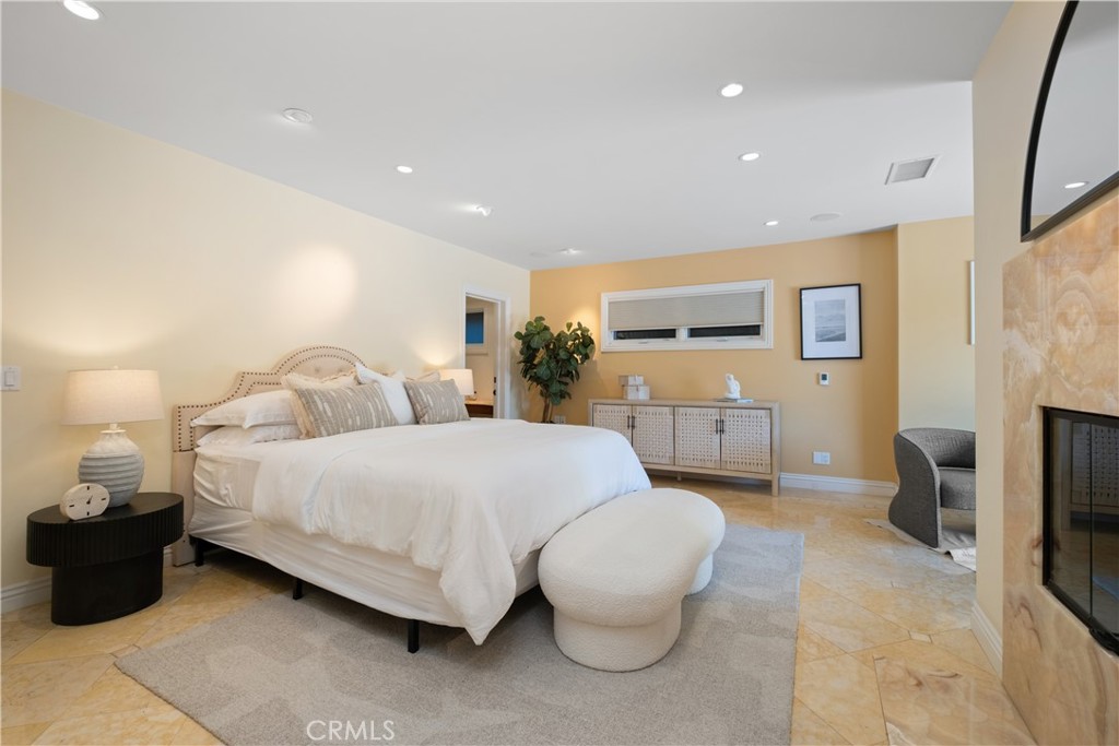 Laguna Beach, California, 92651, United States, 3 Bedrooms Bedrooms, ,4 BathroomsBathrooms,Residential,For Sale,1838751