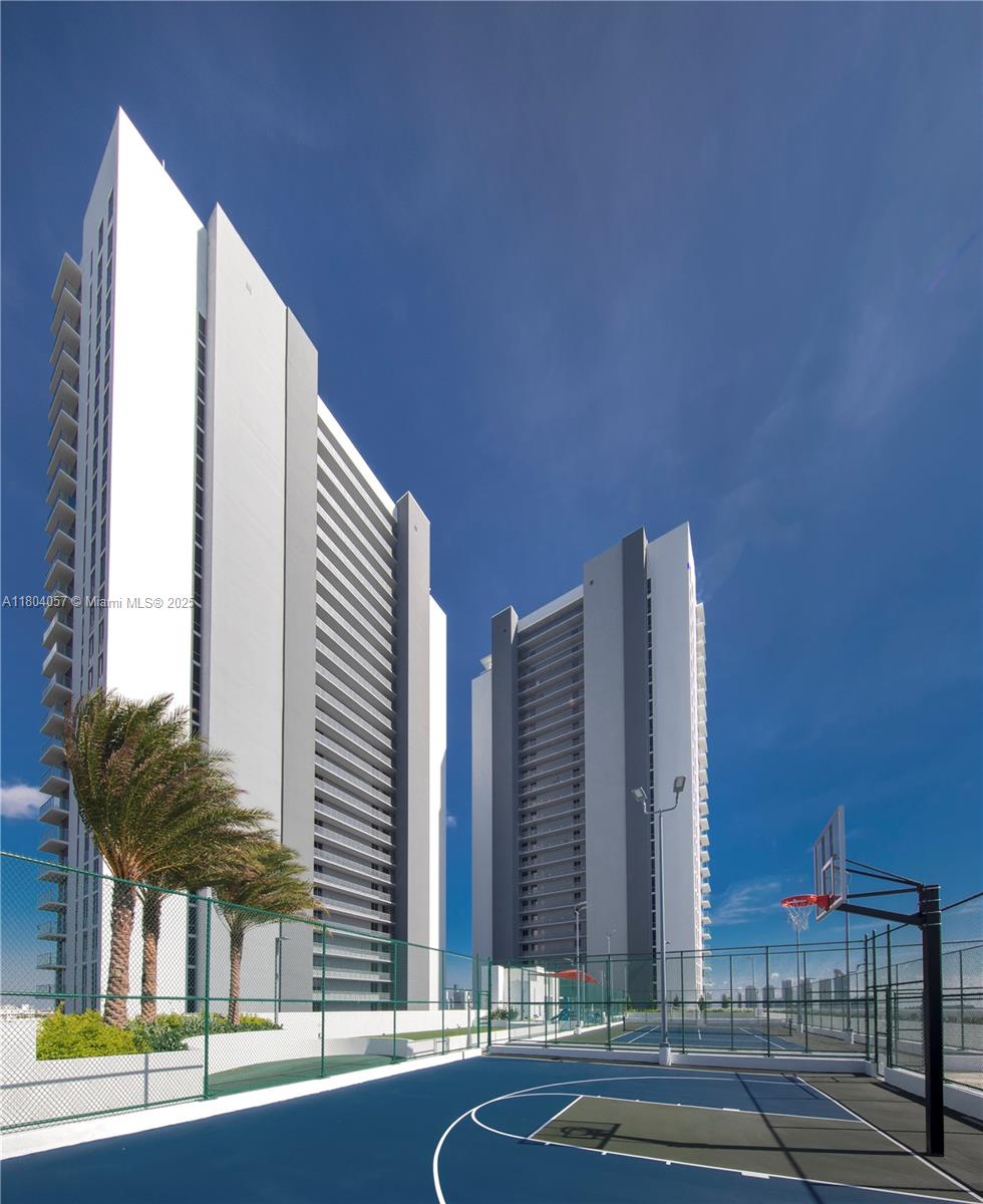 North Miami Beach, Florida, 33160, United States, 2 Bedrooms Bedrooms, ,2 BathroomsBathrooms,Residential,For Sale,1826638
