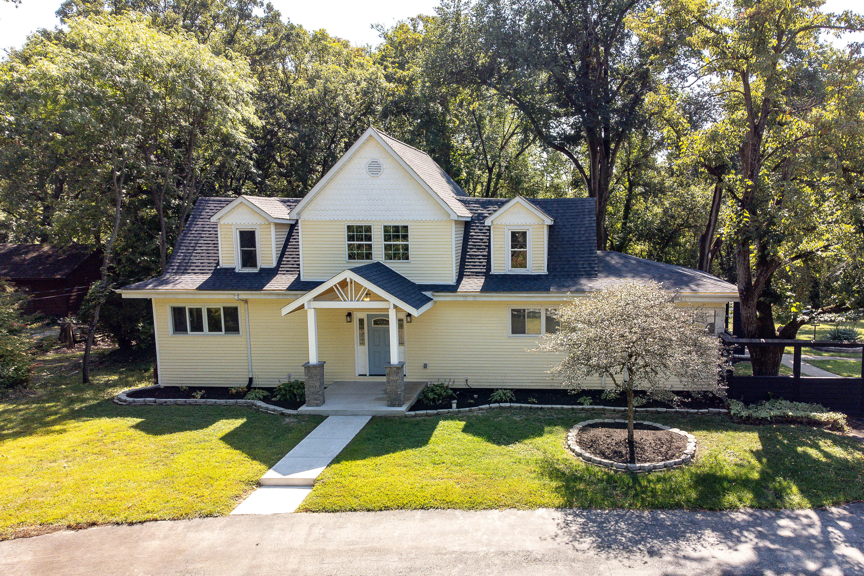 Crown Point, Indiana, 46307, United States, 3 Bedrooms Bedrooms, ,4 BathroomsBathrooms,Residential,For Sale,1989719