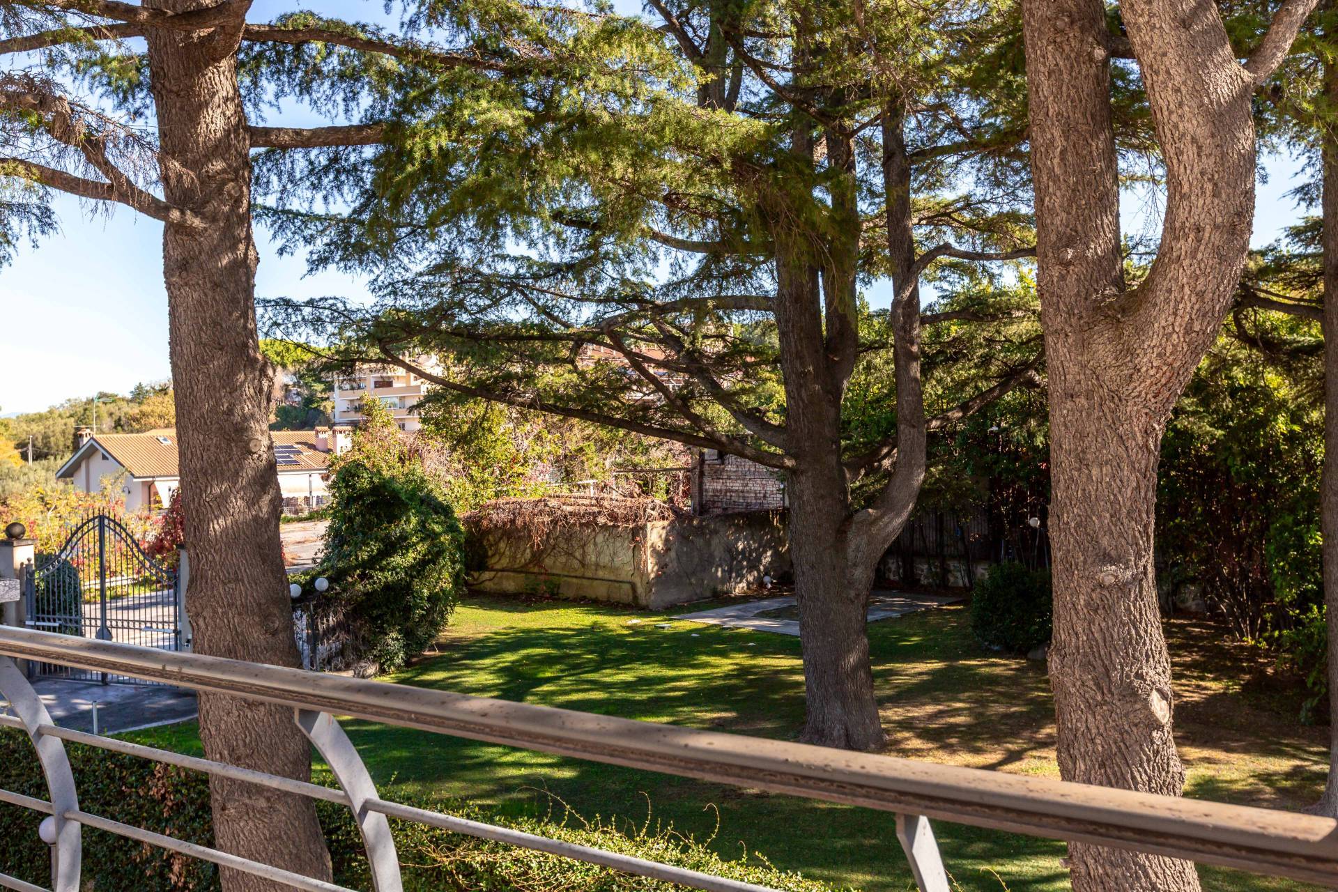 Grottaferrata, Roma, 00046, IT, 4 Bedrooms Bedrooms, ,2 BathroomsBathrooms,Residential,For Sale,1989453