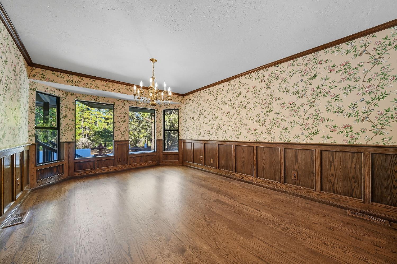 Pine Grove, California, 95665, United States, 3 Bedrooms Bedrooms, ,4 BathroomsBathrooms,Residential,For Sale,1975649