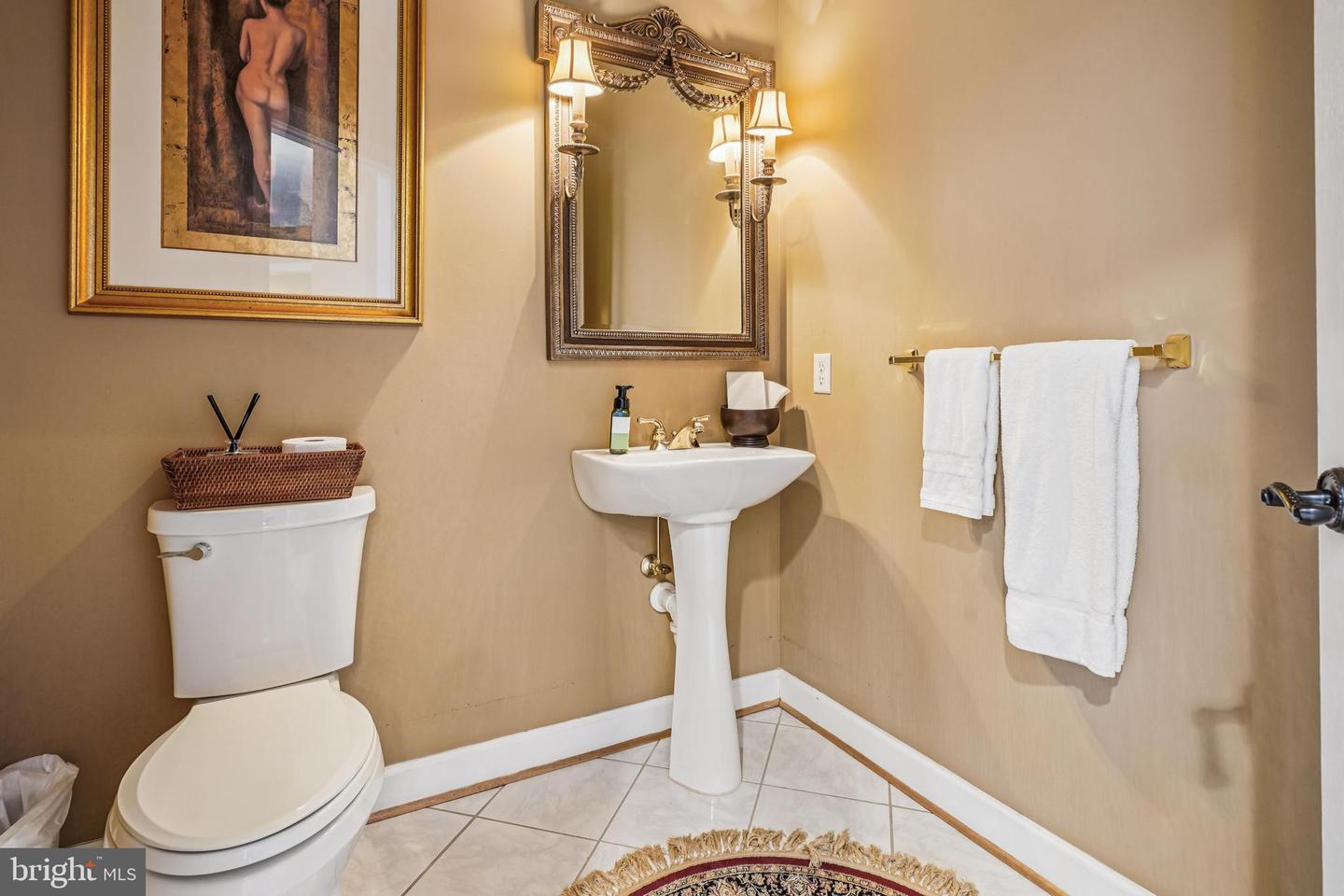 North Bethesda, Maryland, 20852, United States, 5 Bedrooms Bedrooms, ,5 BathroomsBathrooms,Residential,For Sale,1991971