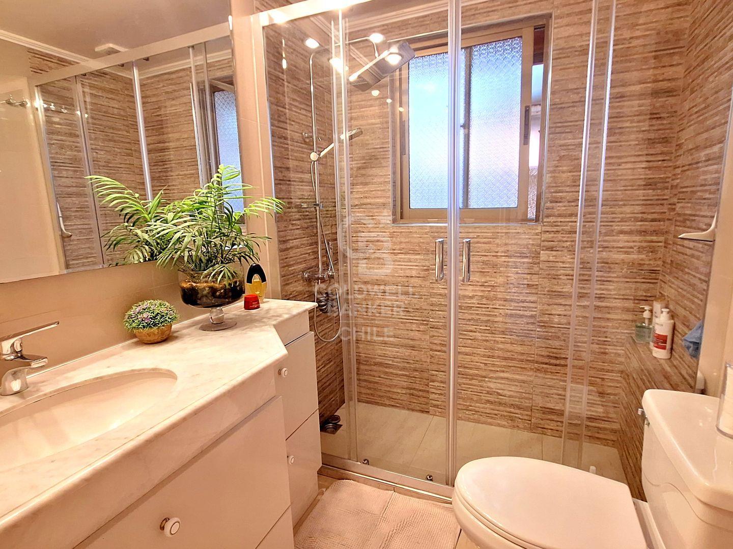 Peñalolén, Chile, 5 Bedrooms Bedrooms, ,3 BathroomsBathrooms,Residential,For Sale,1837912