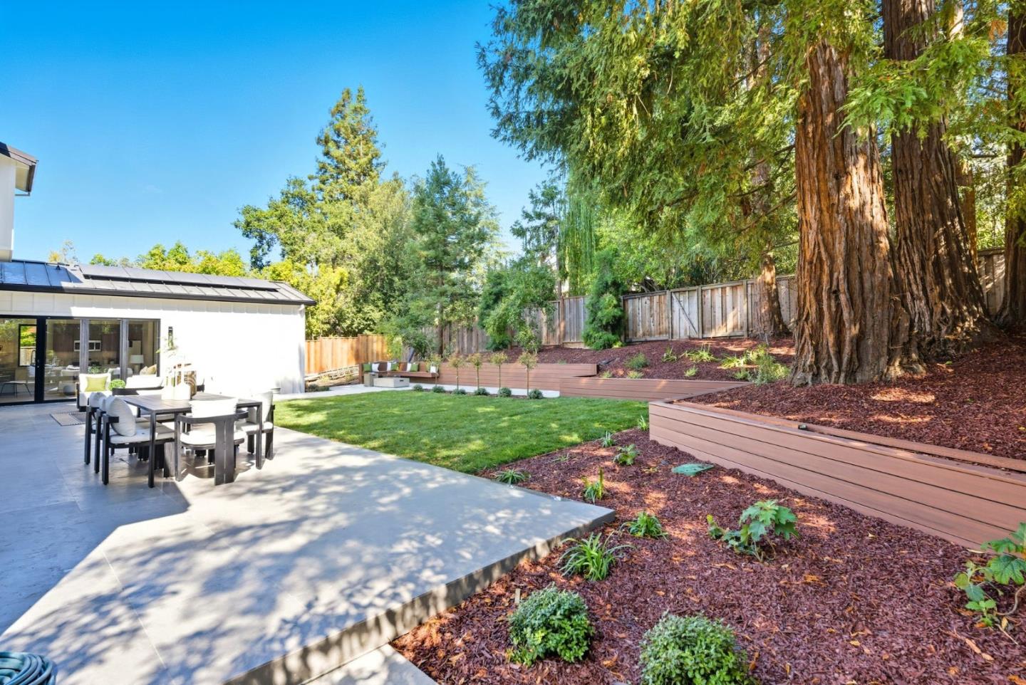 Menlo Park, California, 94025, United States, 6 Bedrooms Bedrooms, ,7 BathroomsBathrooms,Residential,For Sale,1947482